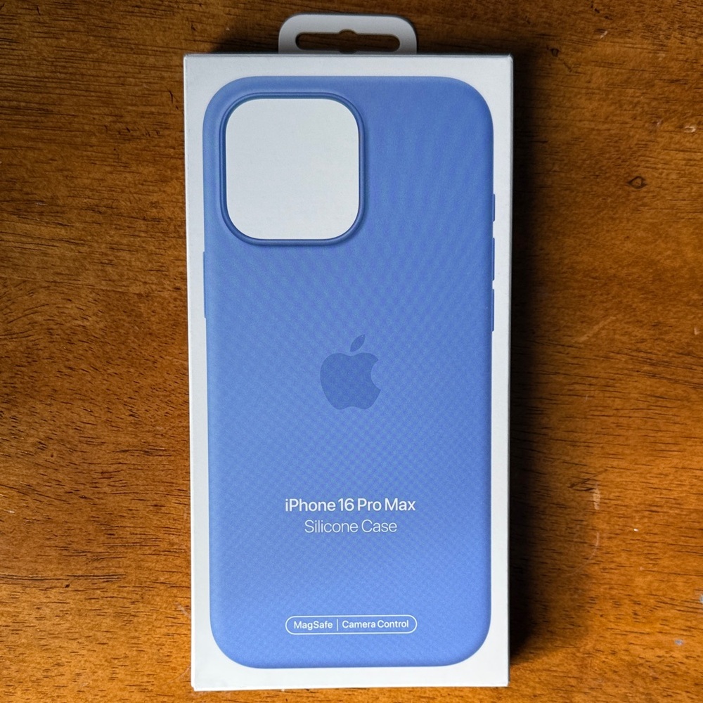 Apple iPhone 16 Pro Max Silicone Cover - Light Blue